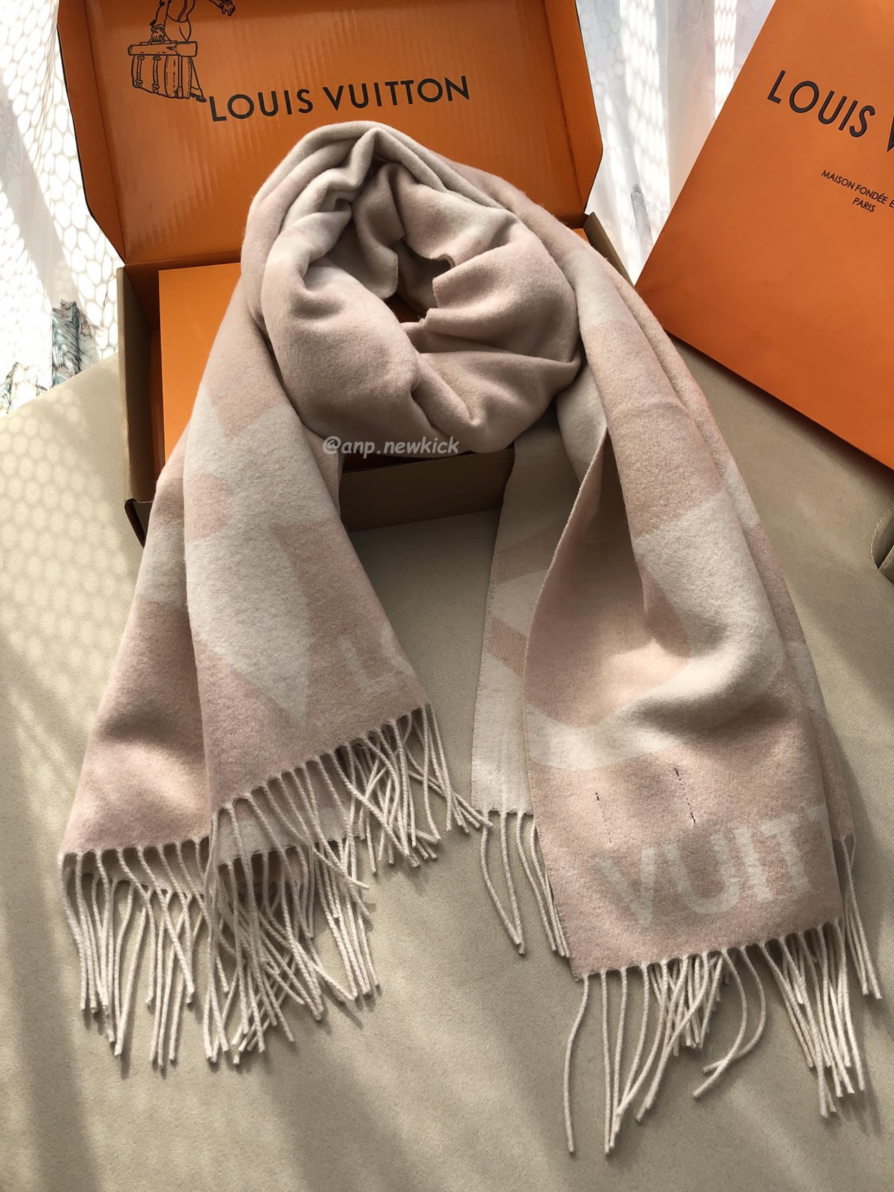 Louis Vuitton Lv Reykjavik Scarf 75x185cm (3) - newkick.app